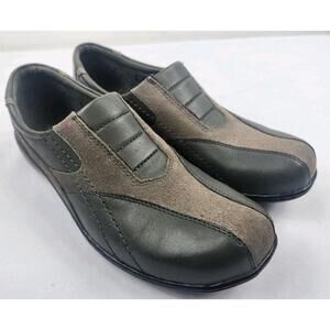 Clarks Bendables Womens 8.5 W  Green Tan Loafers Casual Slip On Flats Shoes NEW